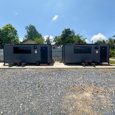 Padang Besar Gray Cabin Exterior photo