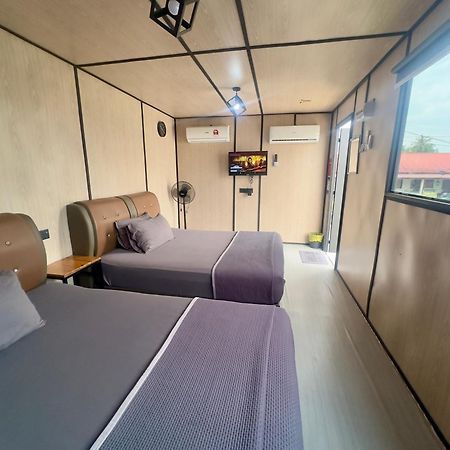 Padang Besar Gray Cabin Exterior photo