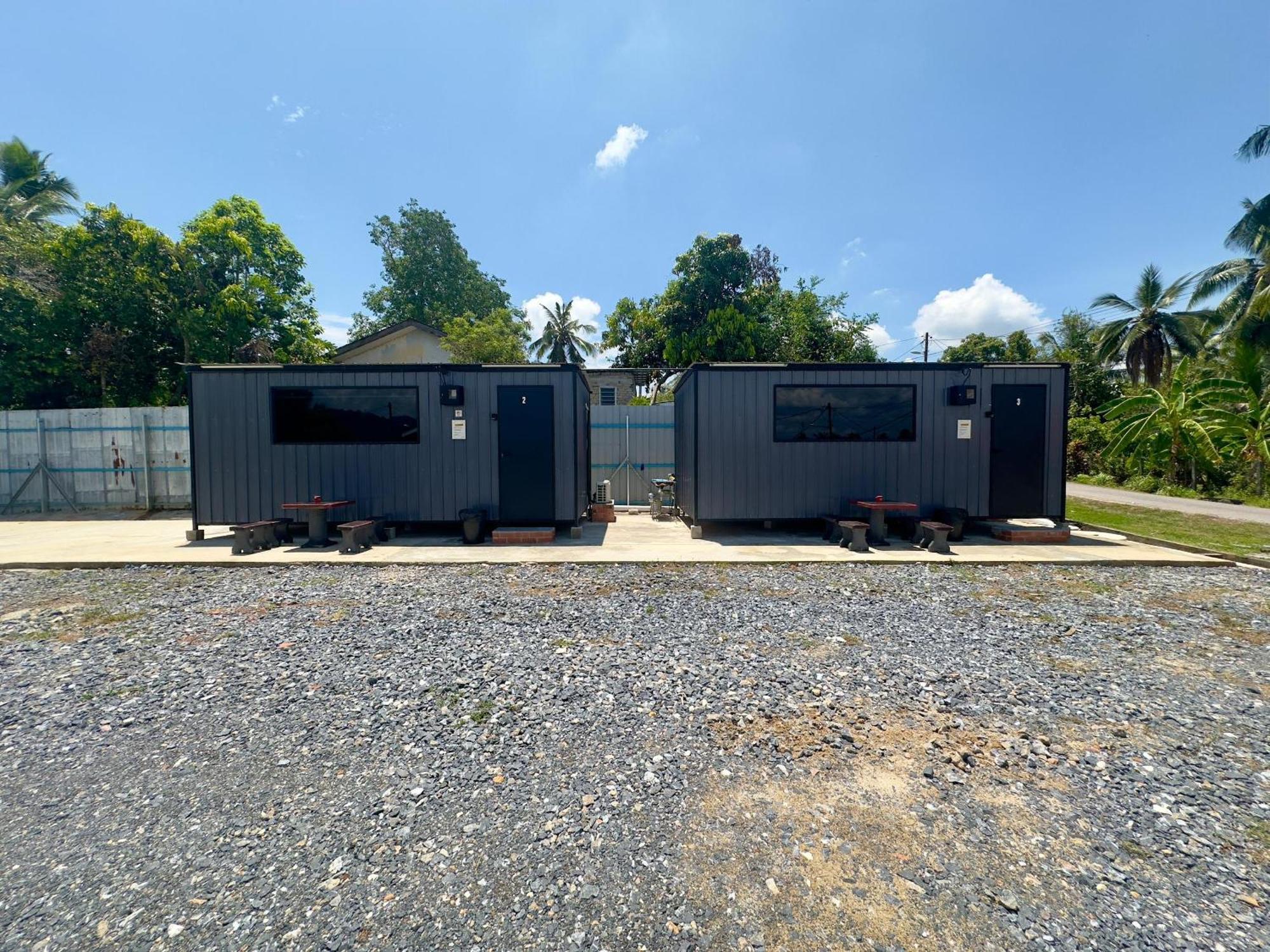 Padang Besar Gray Cabin Exterior photo